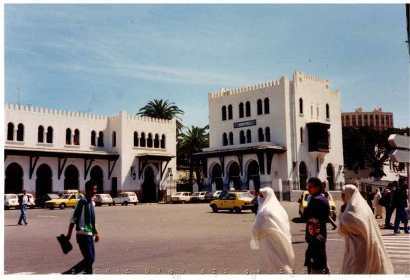 823  1988 LA GARE 3.JPG